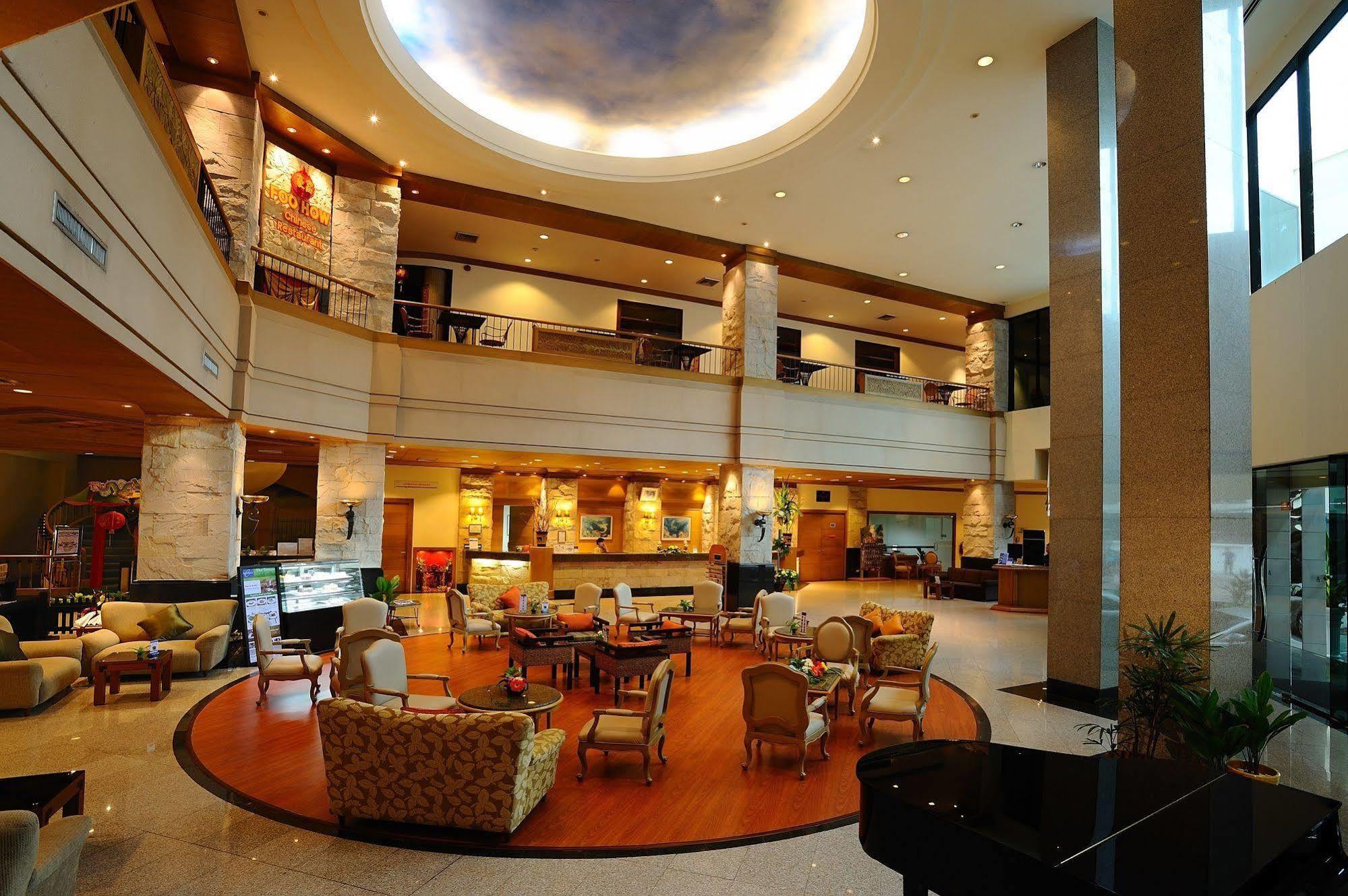 Chon Inter Hotel Чонбури Экстерьер фото