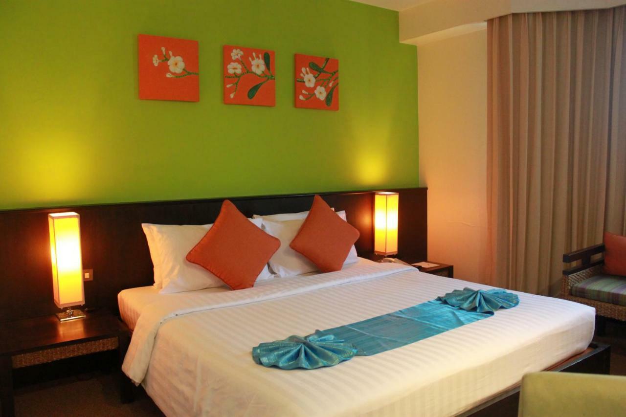 Chon Inter Hotel Чонбури Экстерьер фото