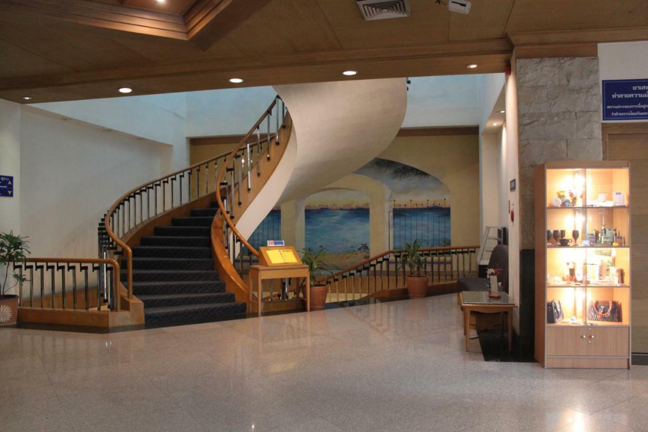 Chon Inter Hotel Чонбури Экстерьер фото