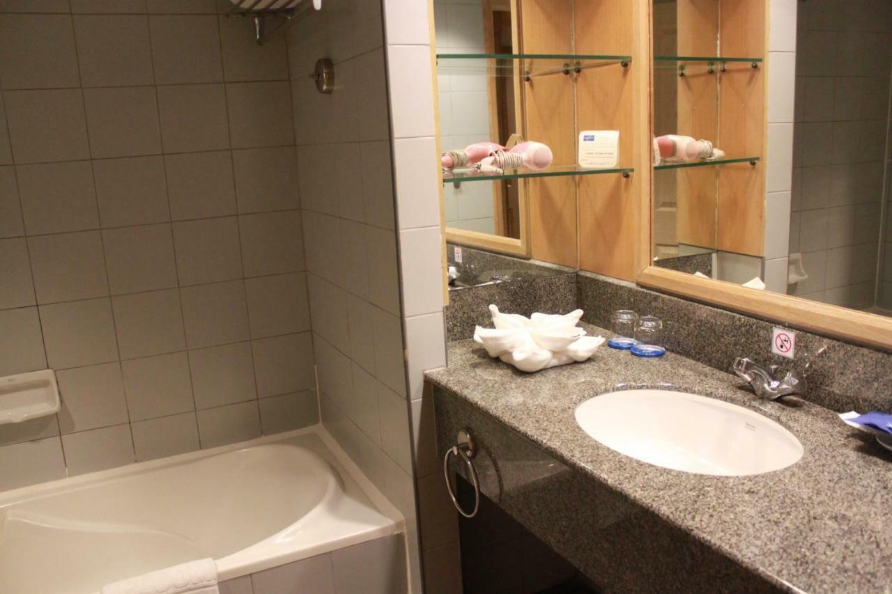 Chon Inter Hotel Чонбури Экстерьер фото